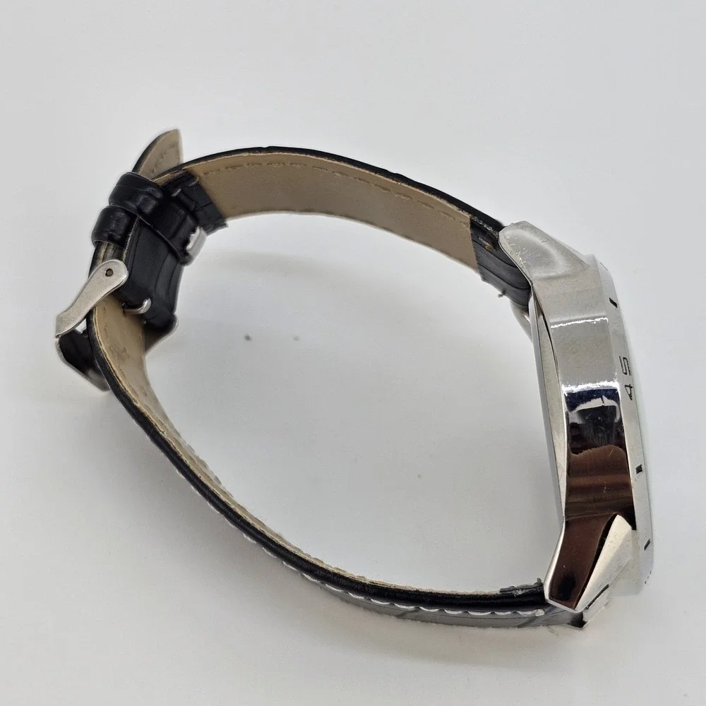 Men's Watch 44MM White Dial NEW Black Faux Leather Bands New‎ Battery